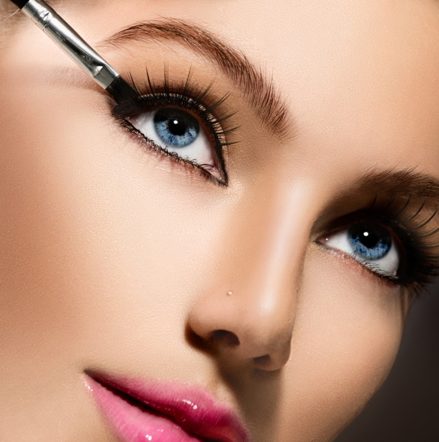 Eyeliner On Waterline With Contacts at Jeffrey Tanner blog