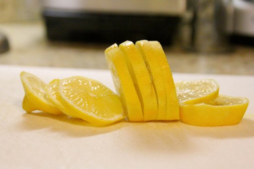 sliced lemon thevenusface.com