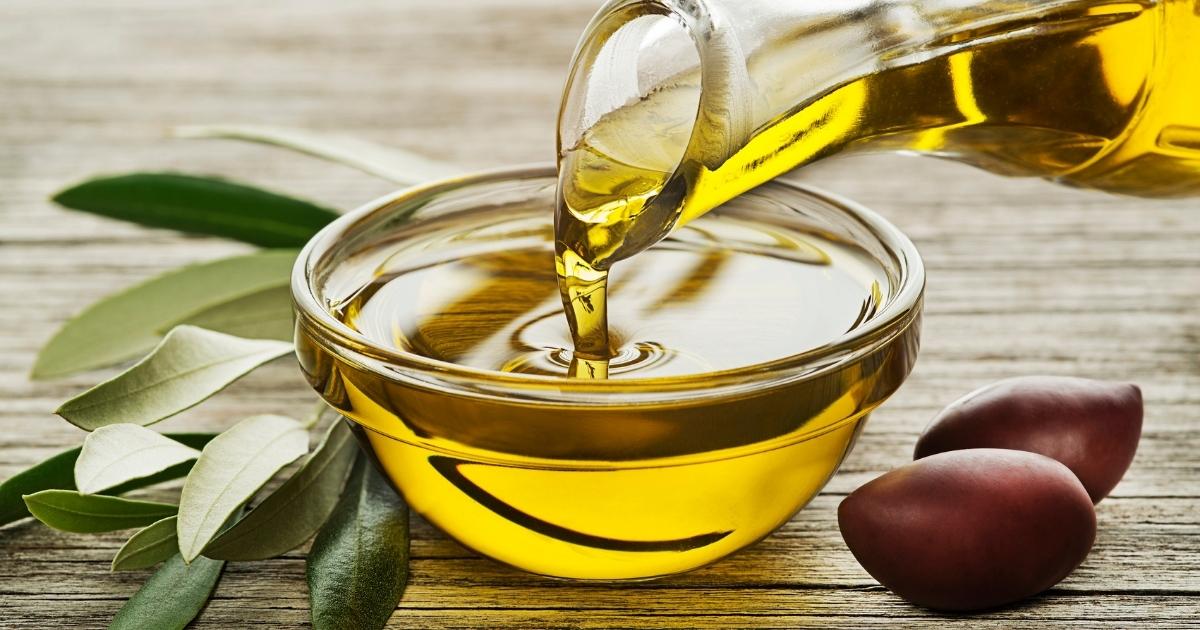 Using Olive Oil for Afro Hair thevenusface