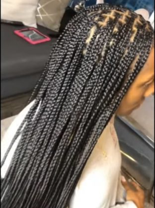 44 Knotless Braids With Color Photos for Haircut Ideas